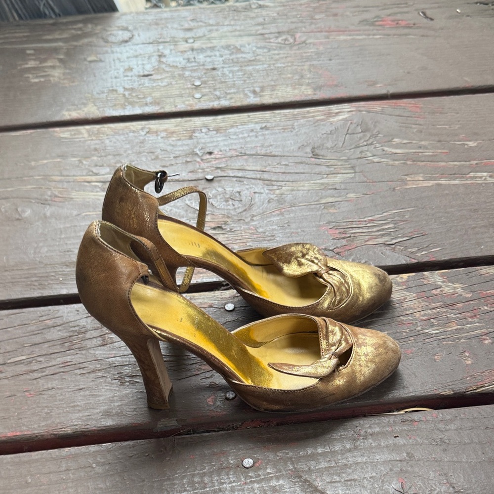 Elegant Gold Women's Heels